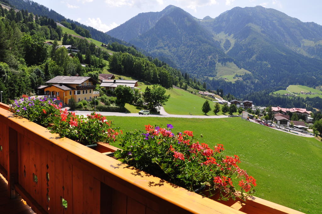 Haus Hoellwart Sankt Johann im Pongau Eksteriør billede